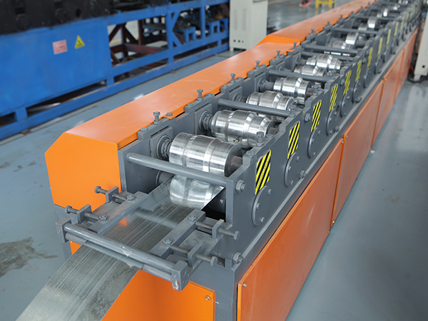 防火卷簾門(mén)生產(chǎn)線